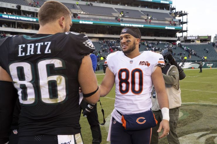 Eagles' Dallas Goedert is still one of the NFL's best TEs, even with one  arm tied behind his back (sort of) 